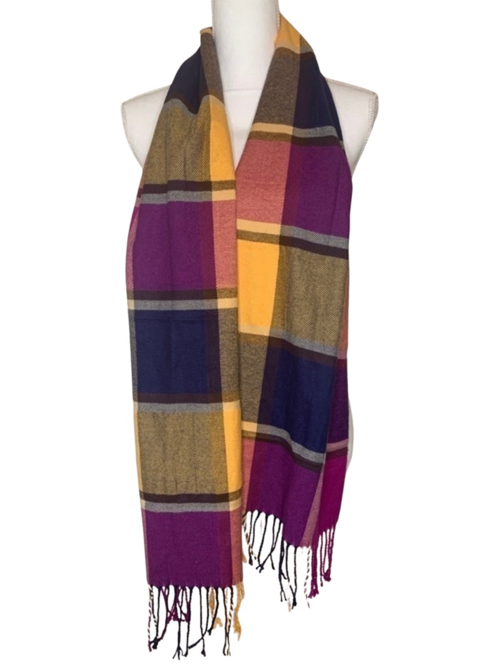Plaid Scarf with Fringe Women’s